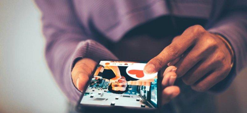 Co wpływa na obyczaje randkowe na całym świecie?