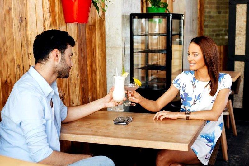 Czego unikać w rozmowie podczas pierwszej randki?