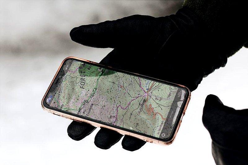 Czy podglądanie telefonu kogoś innego jest legalne?