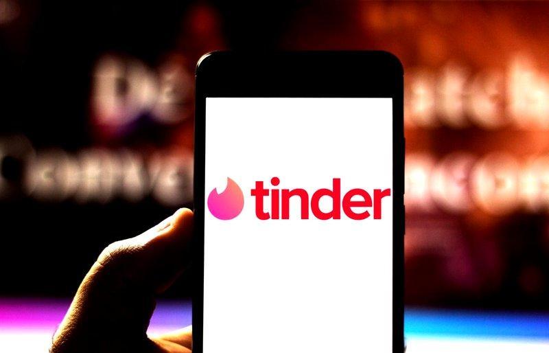 Dlaczego Tinder stał się tak popularny?