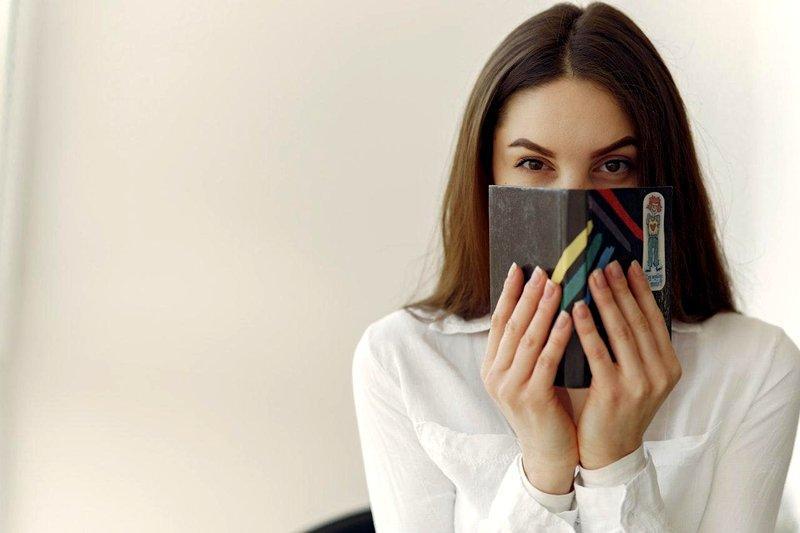 Dlaczego czujemy się nieśmiali w rozmowie?