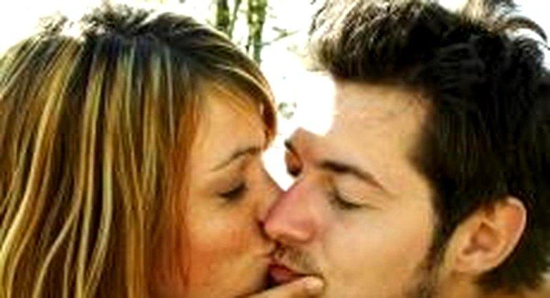 Jakie są objawy stresu przed pierwszym pocałunkiem