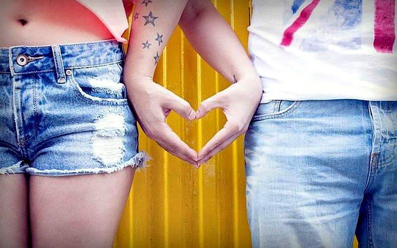 Jakie tematy rozmów są odpowiednie podczas pierwszej randki?